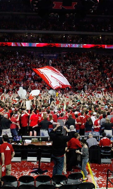 Badgers face raucous Nebraska crowd in Gasser's 'favorite atmosphere'